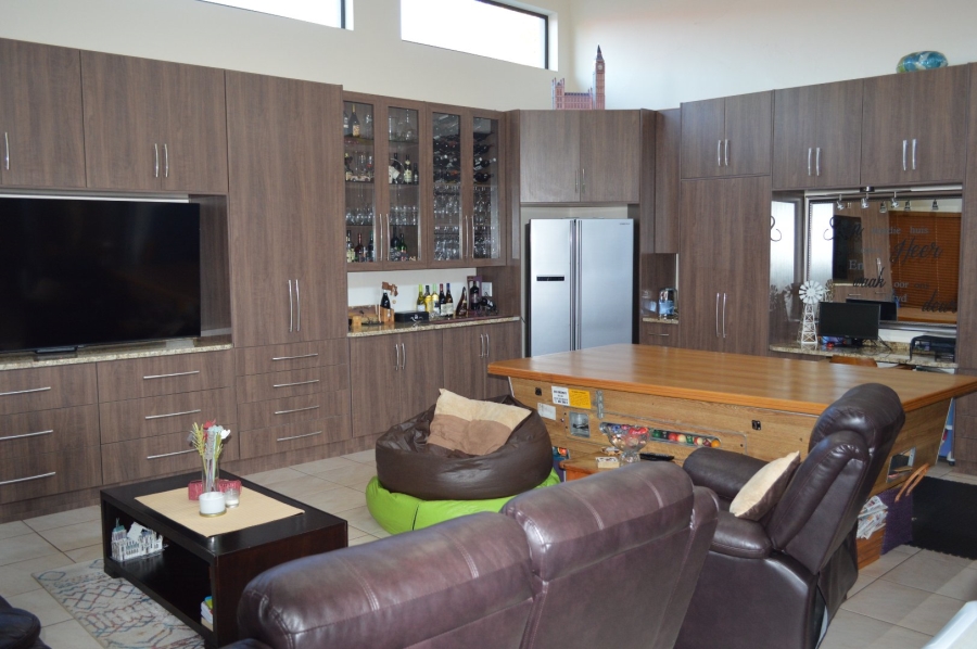 4 Bedroom Property for Sale in Flamwood North West